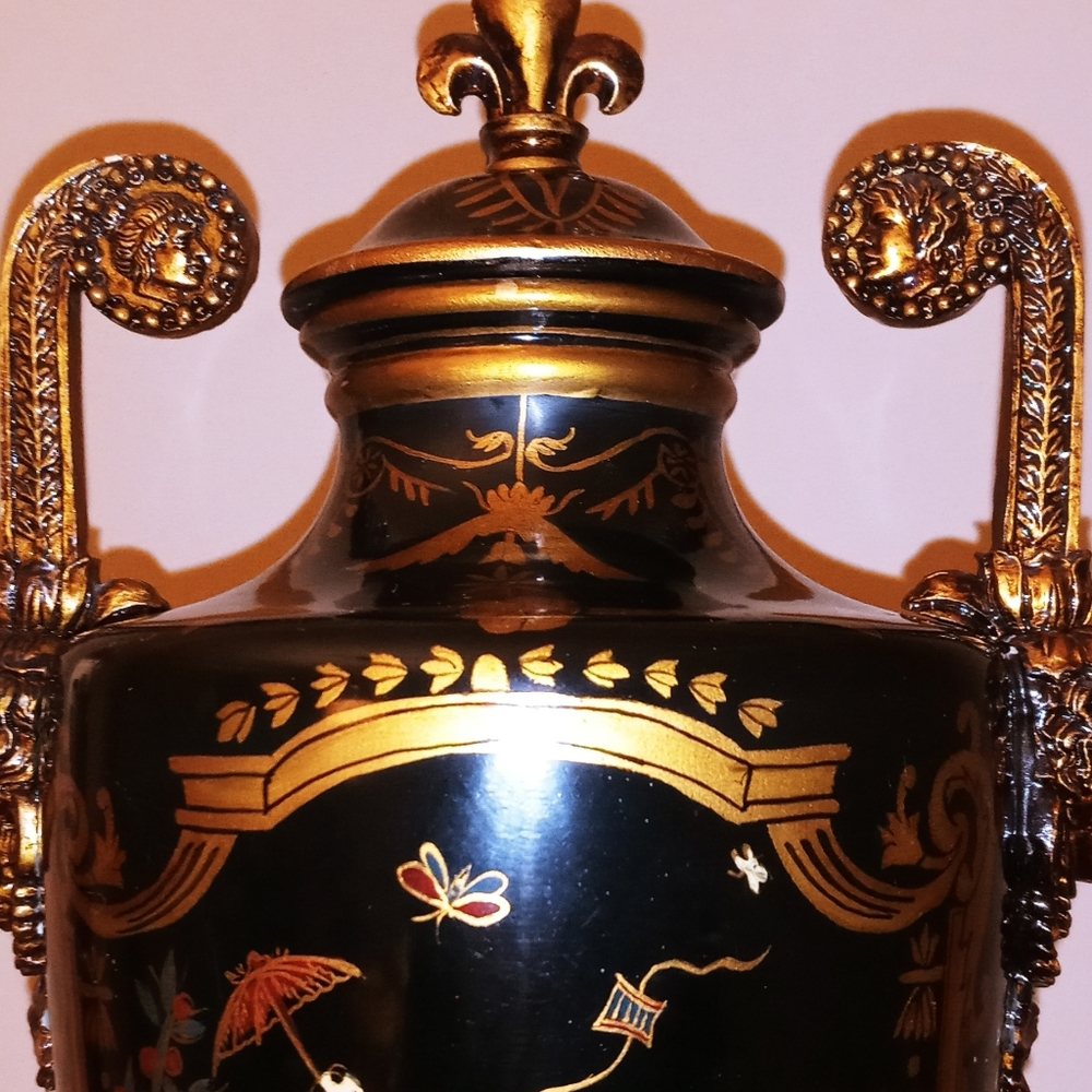 Vase - Picture 3 of 7
